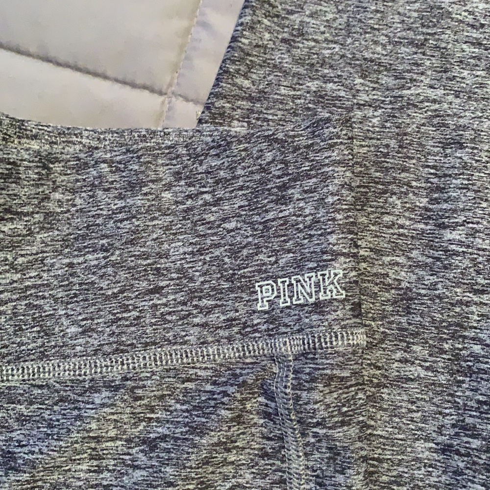 PINK VICTORIA SECRET YOGA LEGGINGS. - Picture 2 of 8